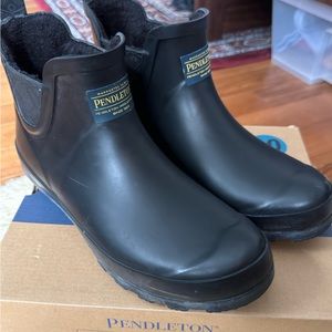 Pendleton rain boots ☔️